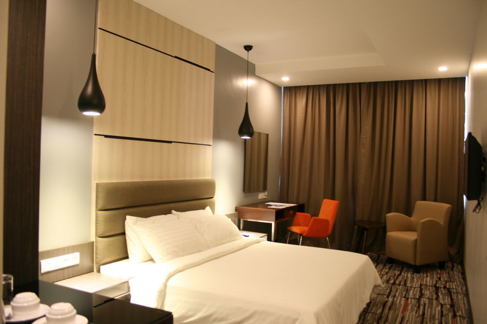 Promenade Hotel Бинтулу Экстерьер фото