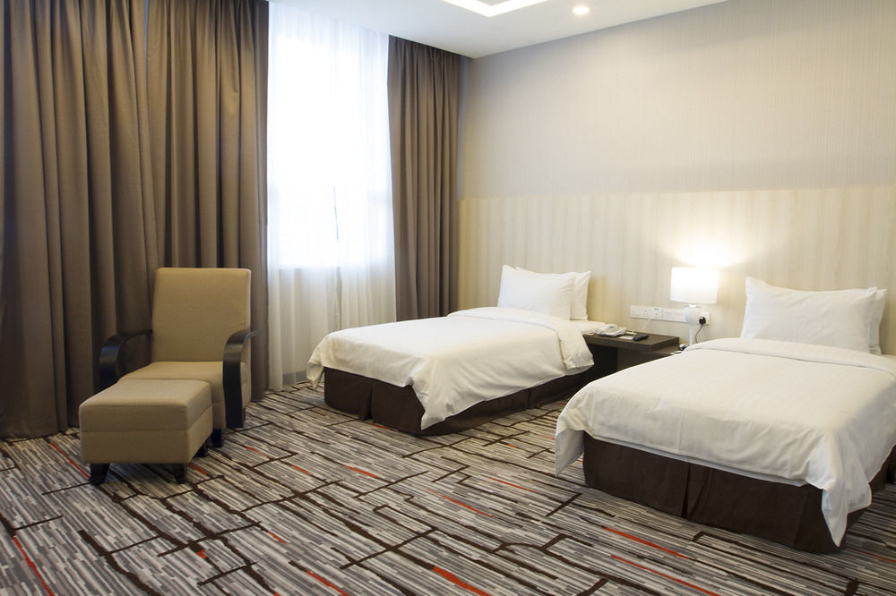 Promenade Hotel Бинтулу Экстерьер фото