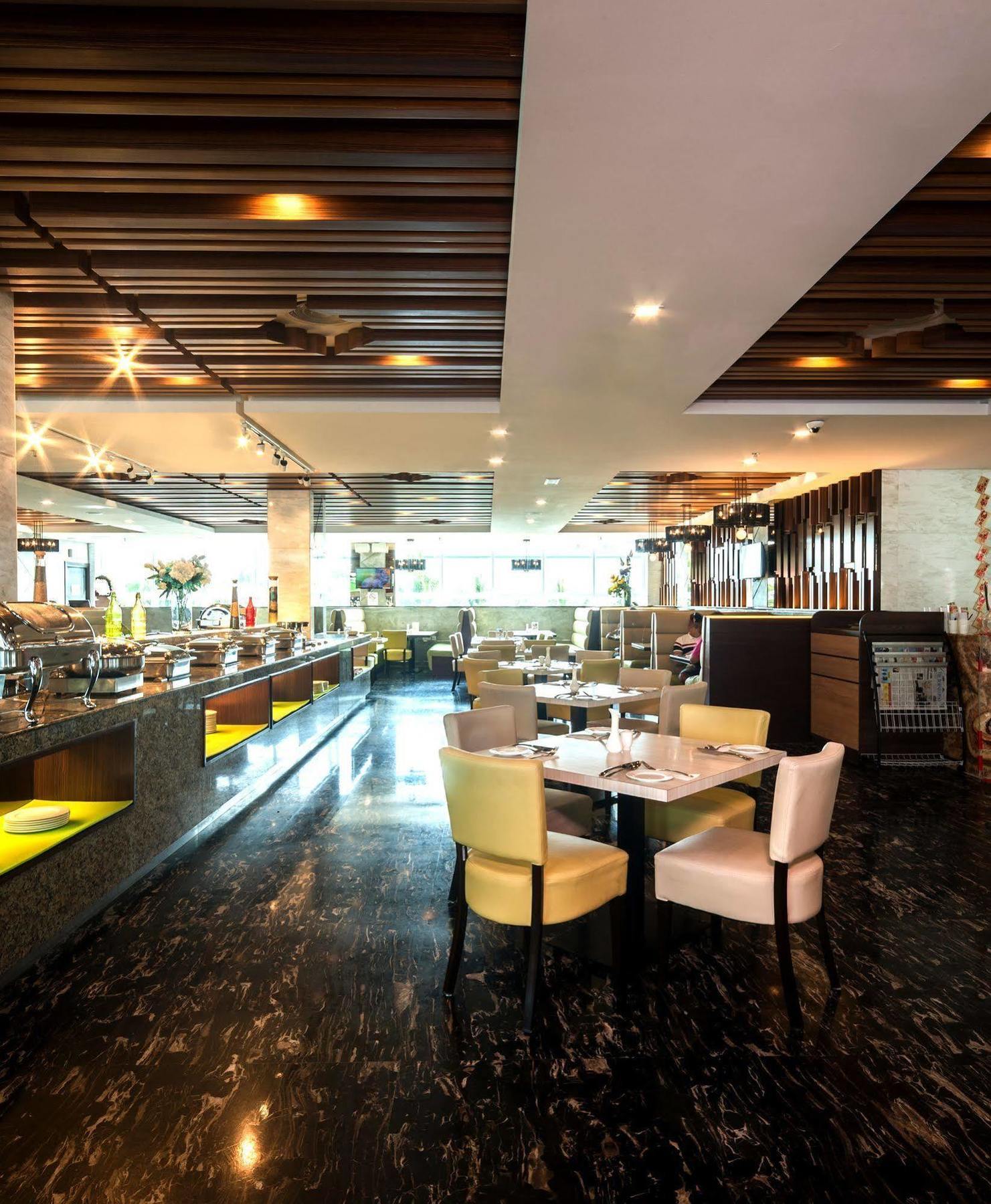 Promenade Hotel Бинтулу Экстерьер фото