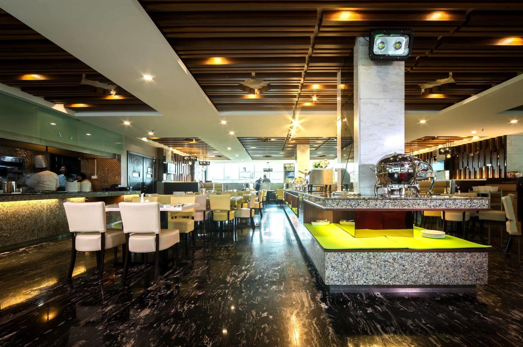 Promenade Hotel Бинтулу Экстерьер фото