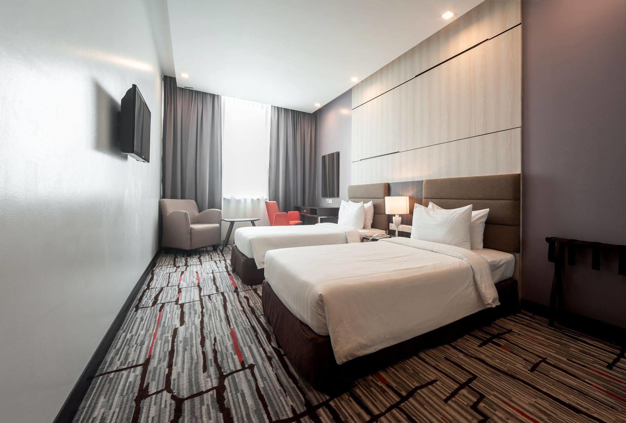Promenade Hotel Бинтулу Экстерьер фото