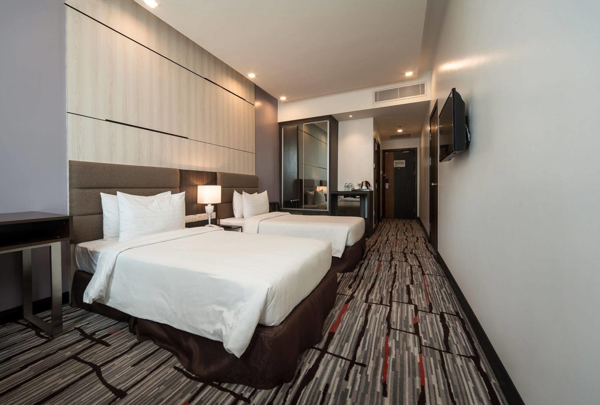 Promenade Hotel Бинтулу Экстерьер фото
