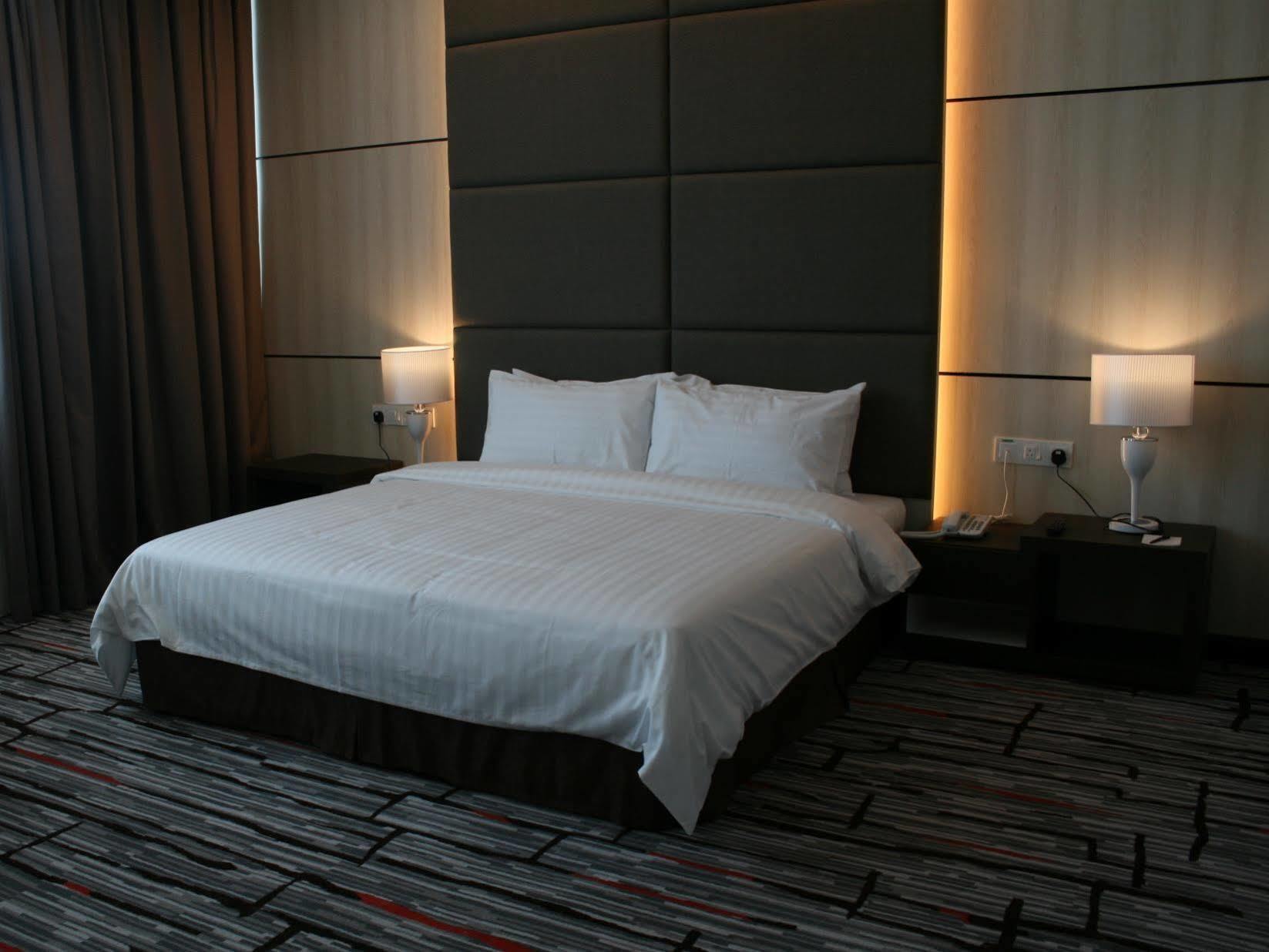 Promenade Hotel Бинтулу Экстерьер фото