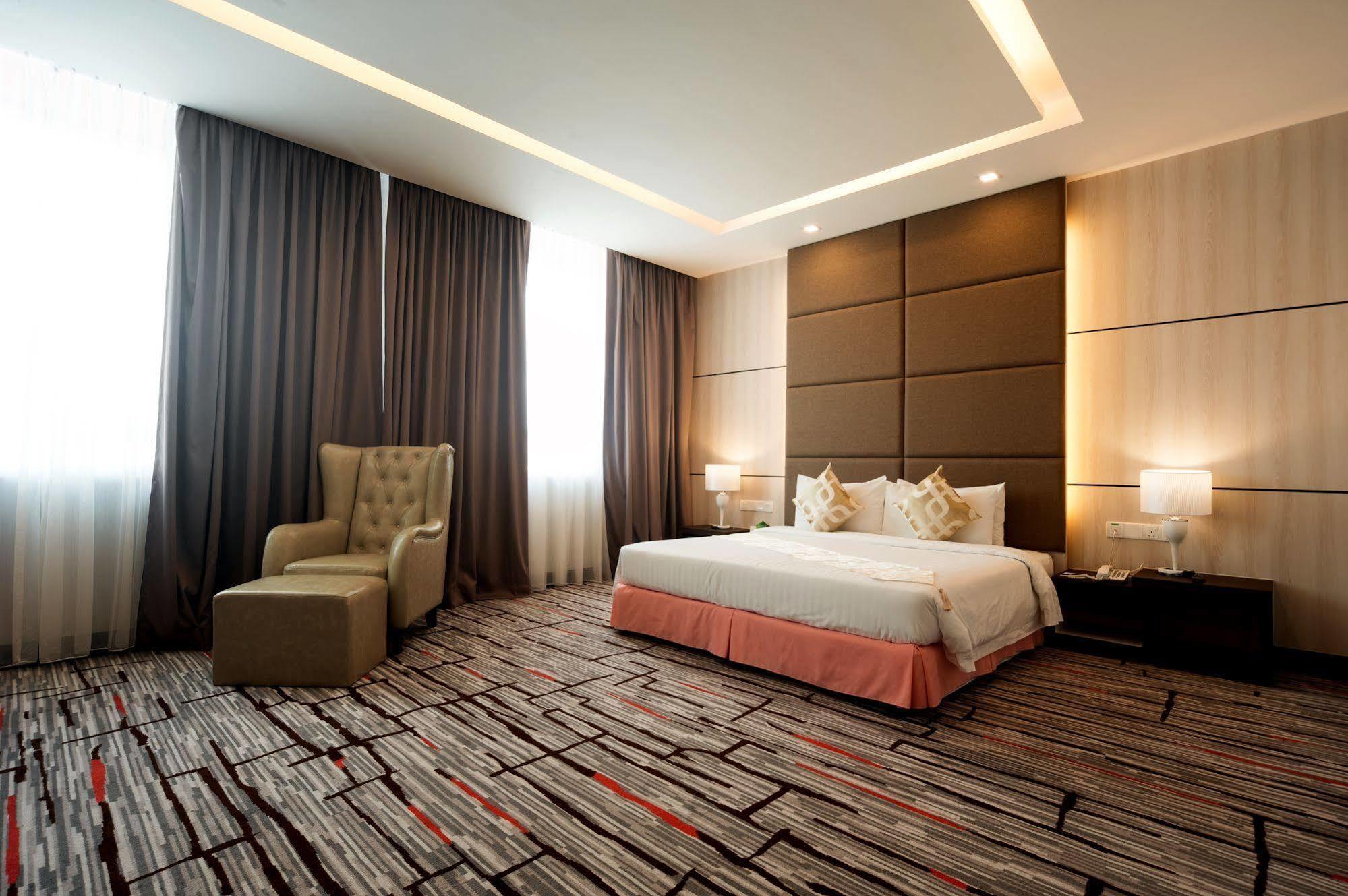 Promenade Hotel Бинтулу Экстерьер фото