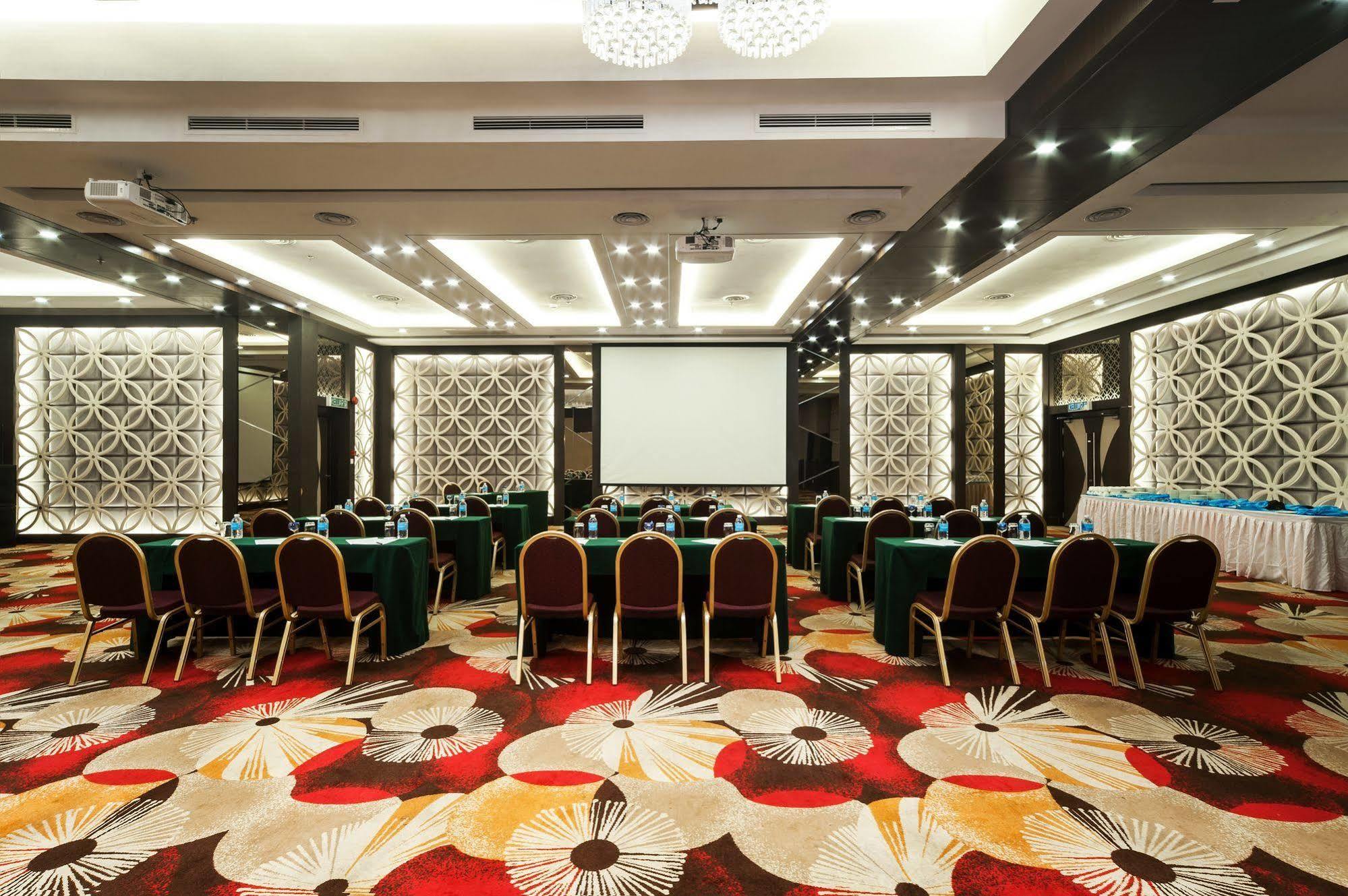 Promenade Hotel Бинтулу Экстерьер фото