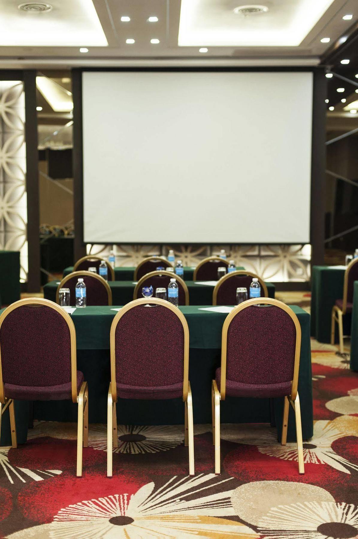 Promenade Hotel Бинтулу Экстерьер фото