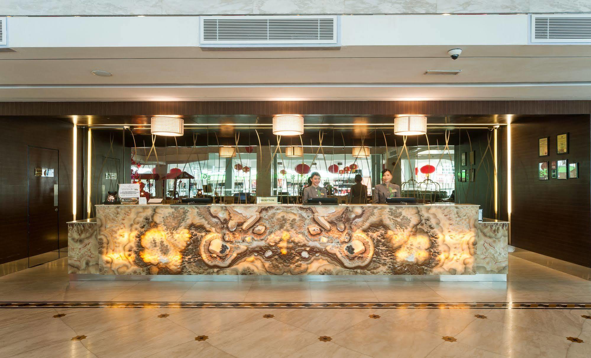 Promenade Hotel Бинтулу Экстерьер фото
