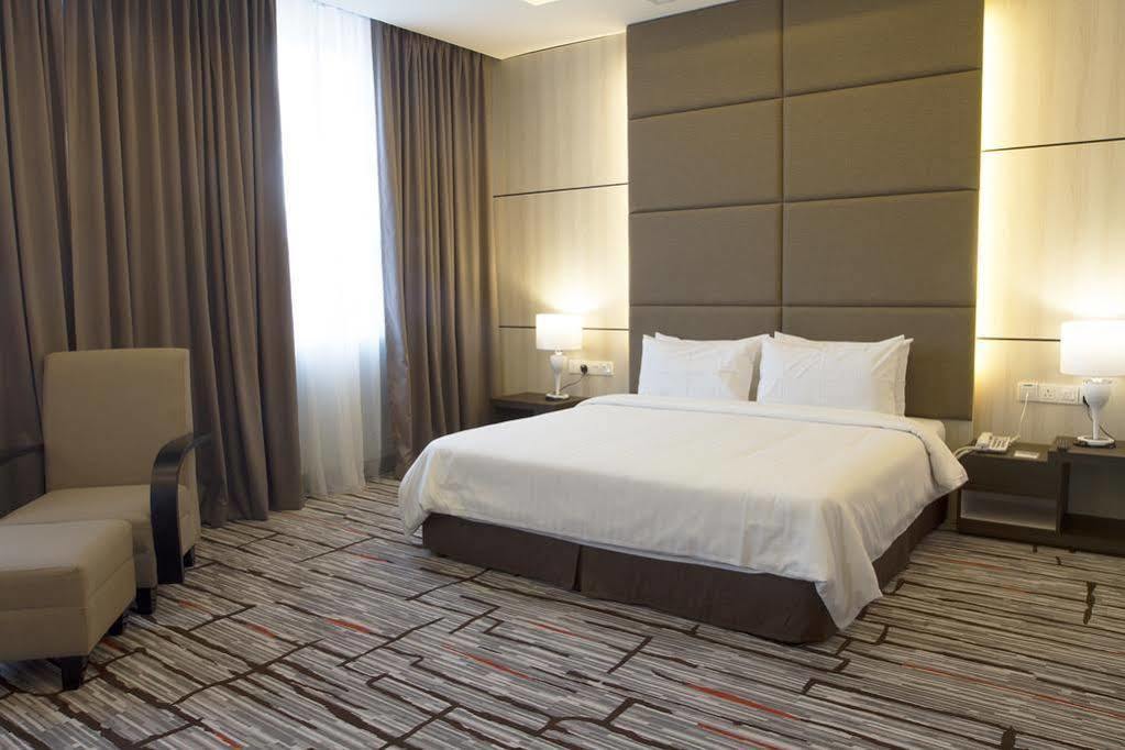 Promenade Hotel Бинтулу Экстерьер фото